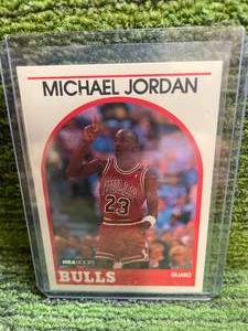 lot 120 image: 1989 Hoops Micahel Jordan