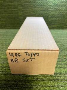 lot 130 image: 1986 Topps Baseball Complete Set