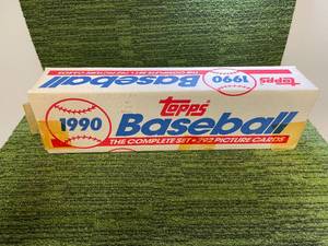lot 144 image: 1990 Topps Baseball complete Set