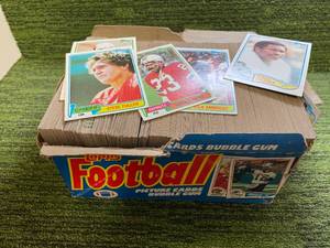 lot 179 image: Vintage Topps Football Cards mostly 1978, 1981, 1982