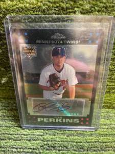 lot 199 image: 2007 Topps Chrome Rookie Auto Glen Perkins