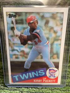 lot 158 image: 1987 Topps Kirby Puckett Rookie Card