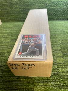lot 130 image: 1986 Topps Baseball Complete Set