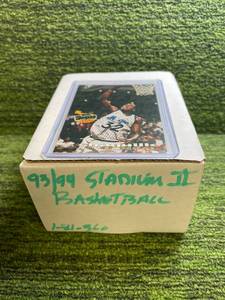 lot 132 image: 1993-94 Topps Stadium Club Series 2 Basketball card Set