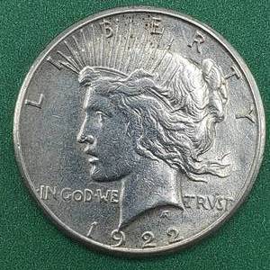 lot 14 image: 1922-S Peace Silver Dollar - 90% Silver