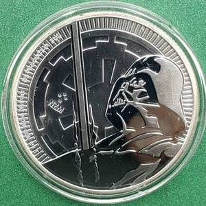 lot 22 image: 2018 NIUE UK Queen Elizabeth II Star Wars DARTH VADER Silver $2, 1 toz .999 Silver, in Airtite