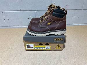 lot 208 image: KEEN Utility Mens Cincinnati 6 Soft Toe Waterproof 90 Degree Heel Heavy Duty Work Boot, Mens Size 11