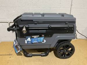 lot 67 image: Igloo 70 qt Trailmate Journey Cooler