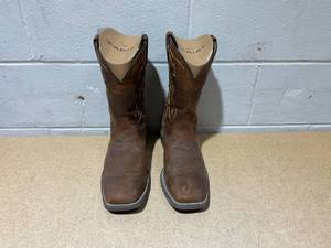 lot 370 image: Ariat Sport Outdoor Cowboy Boot- Size 11