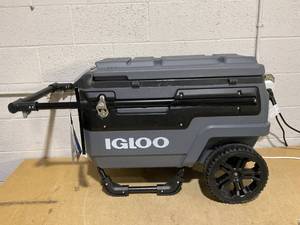 lot 82 image: Igloo 70 QT Trailmate Journey Rolling Cooler