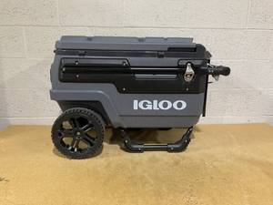 lot 12 image: Igloo 70 qt Trailmate Journey Cooler