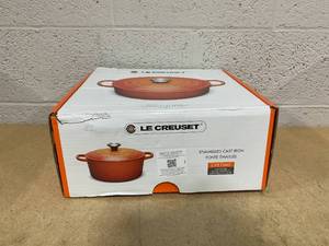 lot 18 image: Le Creuset 7.25 Oval Dutch Oven with Lid