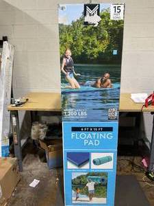 lot 219 image: Members Mark Foam Floating Pad