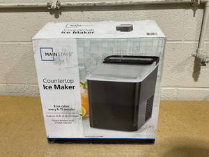 lot 169 image: Mainstays Countertop Ice Maker