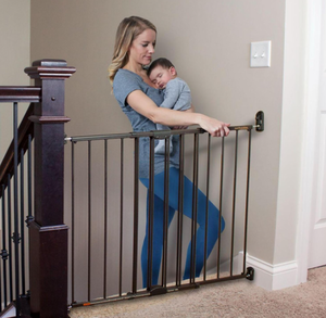 lot 154 image: Toddleroo by North States - Easy Swing & Lock Baby Gate