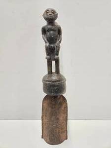 lot 25 image: Excellent Old Figural Tool wSeated Male Figure