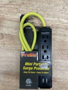 lot 196 image: Century 3plug 2 Usb Mini Portable Surge Protector Yellow (0911257.54)