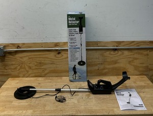 lot 53 image: Metal detector