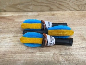 lot 129 image: Grip Tech Deluxe Wheel and Brake Dust Brush