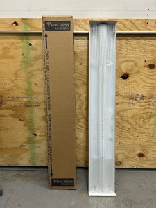 lot 160 image: 2-Light White Fluorescent Fixture