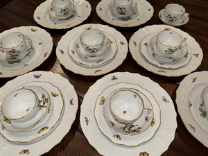 Herend Rothschild Bird China Dinnerware Set with Bird and Butterfly Design - Gold Rimmed