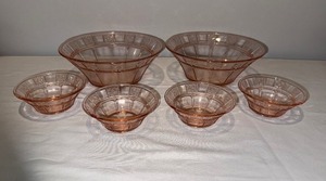 lot 16 image: Vintage Pink Depression Glass Bowl Set with Floral Design - 6 Piece