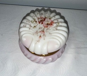 lot 67 image: Vintage Wavecrest Pink and White Glass Trinket Box with Gold Hinge