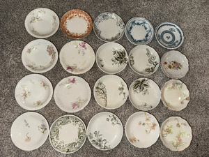 lot 81 image: Lot of 20 Vintage Decorative Floral & Botanical Butter Pats Plates