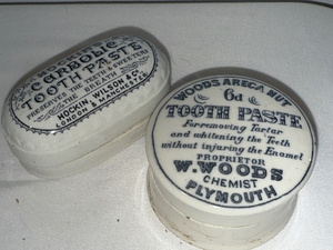 lot 94 image: Antique English Advertising Ironstone&nbspToothpaste Jars - Woods & Hockin Ceramic Toothpaste Containers