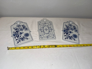 lot 123 image: Set of 3 Decorative European Porcelain Breakfast Boards with Blue Floral Designs