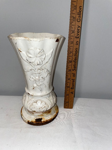 lot 203 image: Antique French Cast Iron Urn with Floral Design