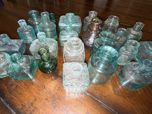 lot 224 image: Antique English Assorted Glass Bottles Collection - 20 Pieces