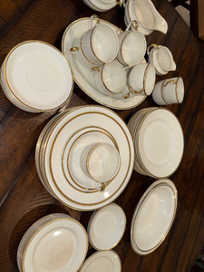 lot 233 image: Elegant Fine China Dinnerware Set with Gold Trim - Multi-piece Collection
