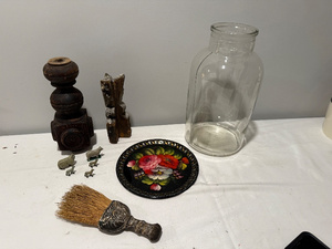 lot 254 image: Mixed Vintage Lot Glass Jar, Wooden Decor, Painted Plate, Figurines
