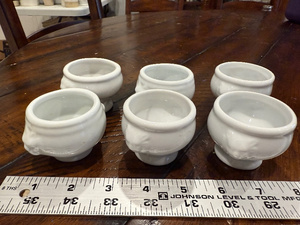 lot 21 image: Set of 6 Vintage French White Lion Head Small Terrain Footed Bowls