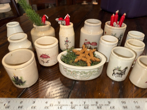lot 130 image: Vintage Holiday-Themed Pottery Collection with Festive Designs