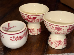 lot 132 image: Vintage Masons Ironstone Stratford Pink Egg Cups and Bowl Set