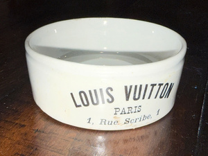 lot 137 image: Antique French Louis Vuitton Ceramic Dish - Rue Scribe Paris Small Container