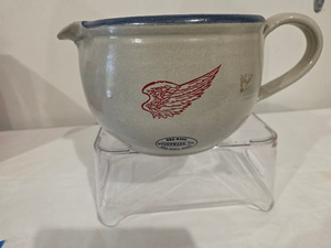 lot 5 image: Vintage Red Wing Stoneware Mixing Bowl with Wings Logo