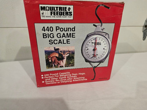 lot 6 image: Moultrie Feeders 440 Pound Big Game Scale with Hooks