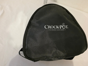 lot 9 image: Crock-Pot Entertaining Food Warmer with Carrying Case & Owners Guide