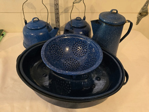 lot 18 image: Vintage Blue Enamel Cookware Set - Kettles & Colander