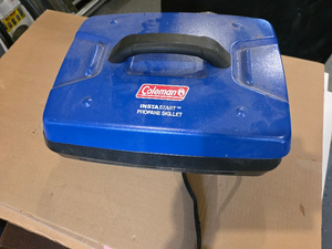 lot 40 image: Coleman InstaStart Propane Skillet with Propane Hose