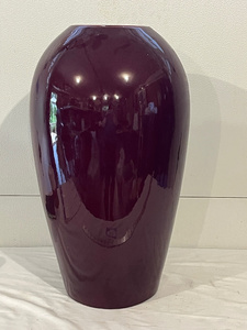 lot 79 image: Elegant Deep Purple Reflective Vase - 21-inch Decorative Home Accent