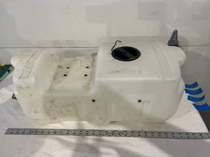 lot 81 image: Large Plastic Storage Tank with Valve and Cap