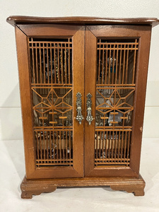 lot 109 image: Wooden Jewelry Cabinet with Assorted Jewelry Collection