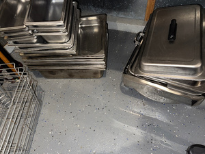 lot 129 image: Large Lot of Stainless Steel Kitchen Pans, Racks & Chafing Dish