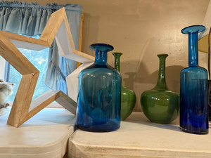 lot 141A image: Variety of Blue and Green Glassware and Vases