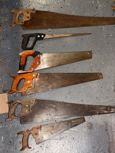 lot 157 image: Vintage Handsaw Lot - 5 Mixed Styles - Woodworking Tools