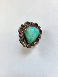 lot 33R image: Sterling Silver Turquoise Ring Size 6 10.14g Not Marked